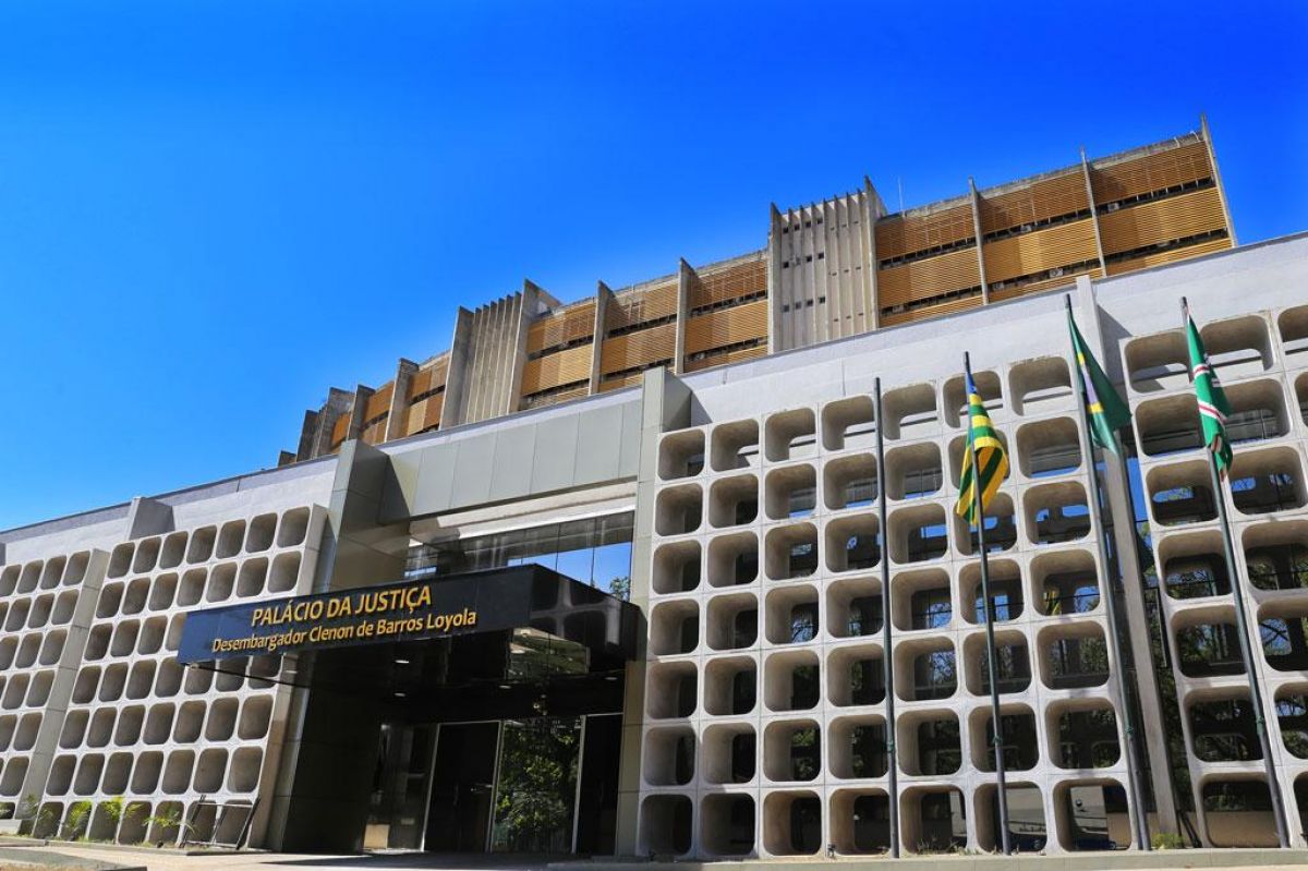 STF proíbe TJGO de substituir servidores efetivos por comissionados